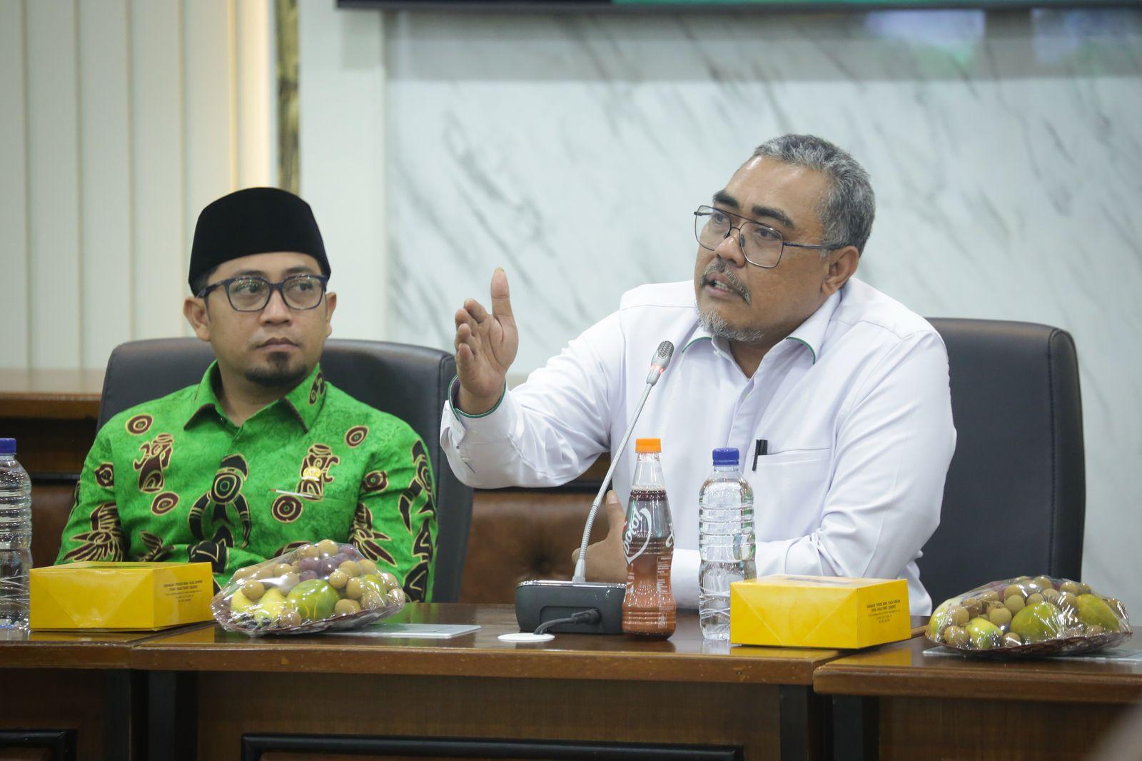 Gus Jazil Sentil MK: “Kalau Dia Penjaga Ya Enggak Usah Ngatur”